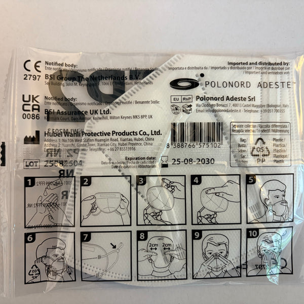 Rückseite der Verpackung der FFP2-Maske Polonord Adeste WLM2013 mit CE-Kennzeichnung 2797, Herstellerangabe Hubei Wanli und Verfallsdatum 25-08-2030